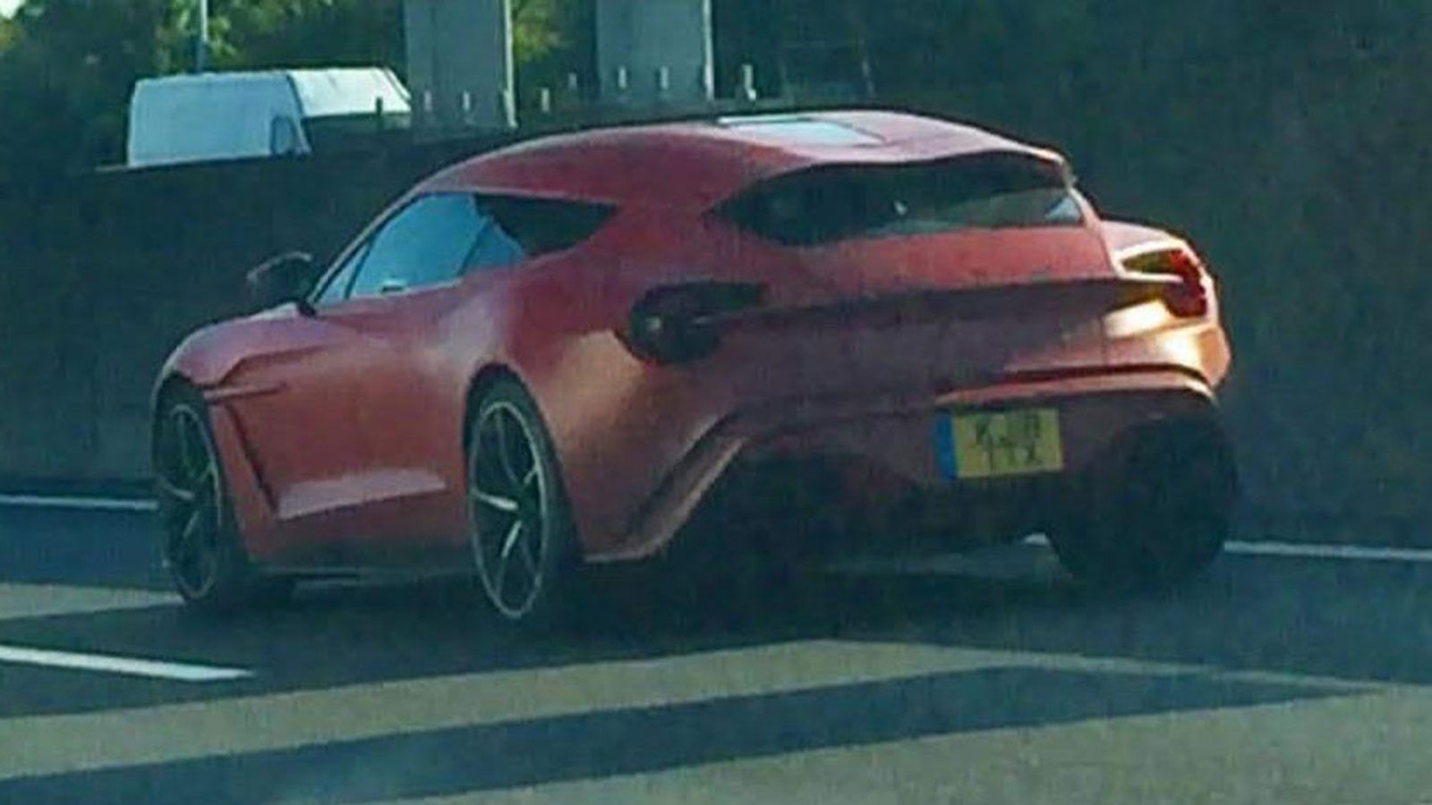 Η εικόνα που βρέθηκε στο δρόμο η Vanquish Zagato Shooting Brake.